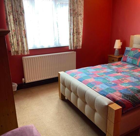 Пансион Willow Tree Cottages