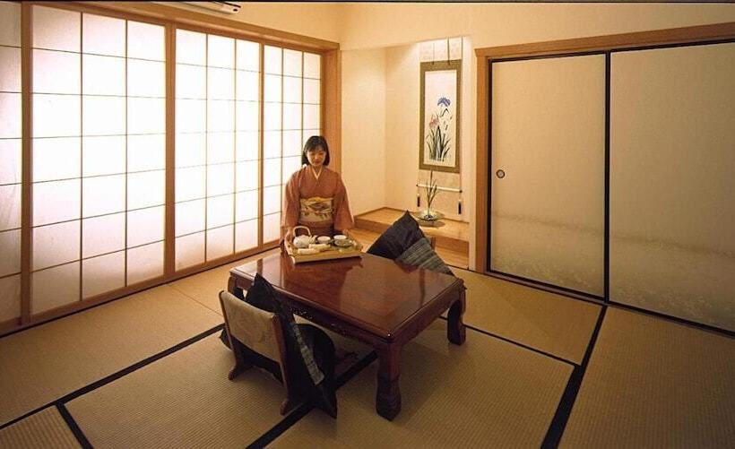 리조트 Shizuka Ryokan Japanese Country Spa & Wellness Retreat