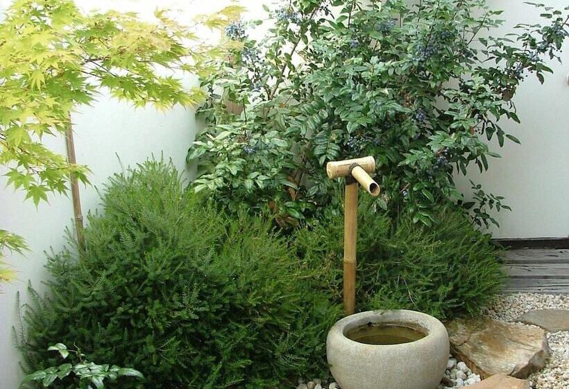 리조트 Shizuka Ryokan Japanese Country Spa & Wellness Retreat