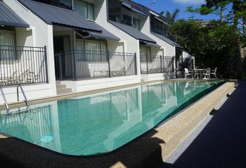 Airlie Seaview Apartments