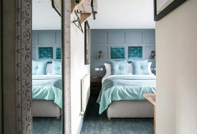 ユースホステル The Green Dragon Inn