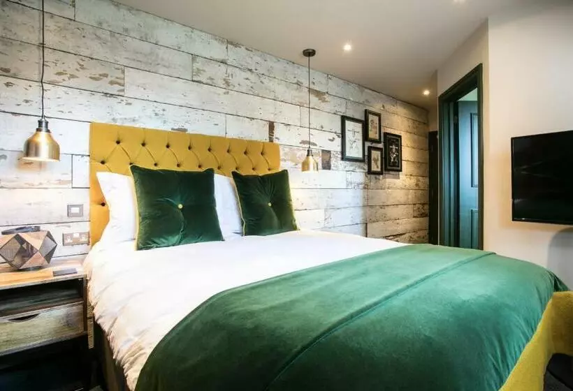 ユースホステル The Green Dragon Inn