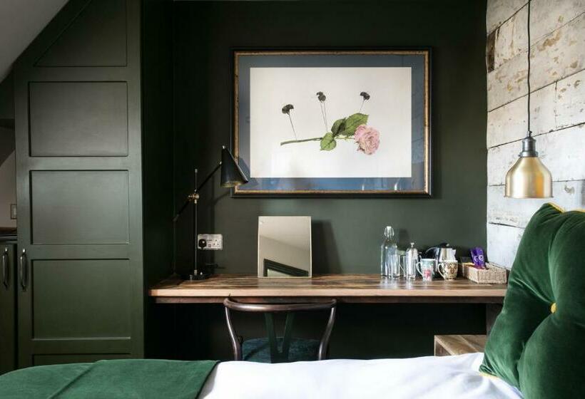 فندق صغير The Green Dragon Inn