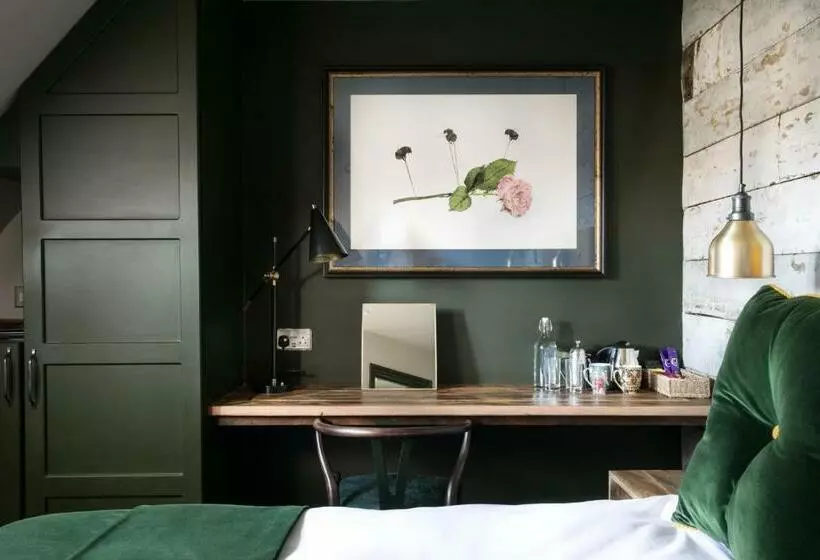 ユースホステル The Green Dragon Inn