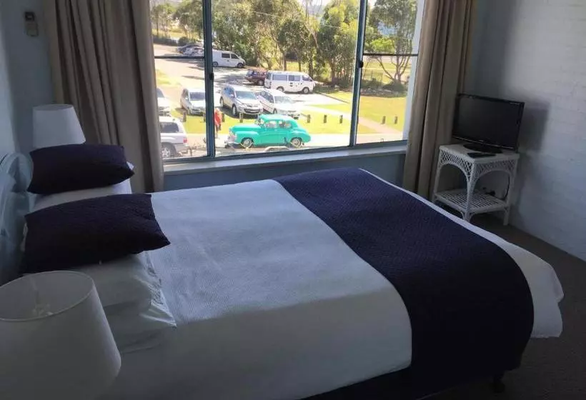 Breakers Apartments