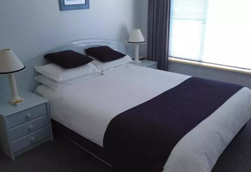 Breakers Apartments