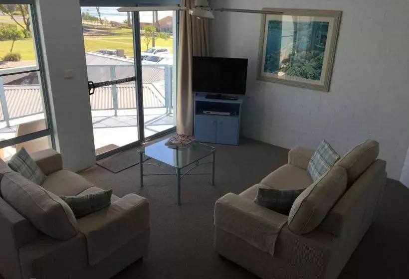 Breakers Apartments