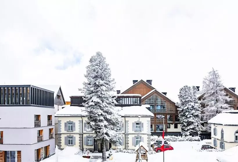 Hotelli Bergidyll   Riders Haven