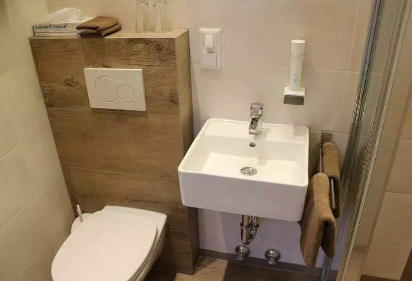 هتل Restaurant Schweizerhaus