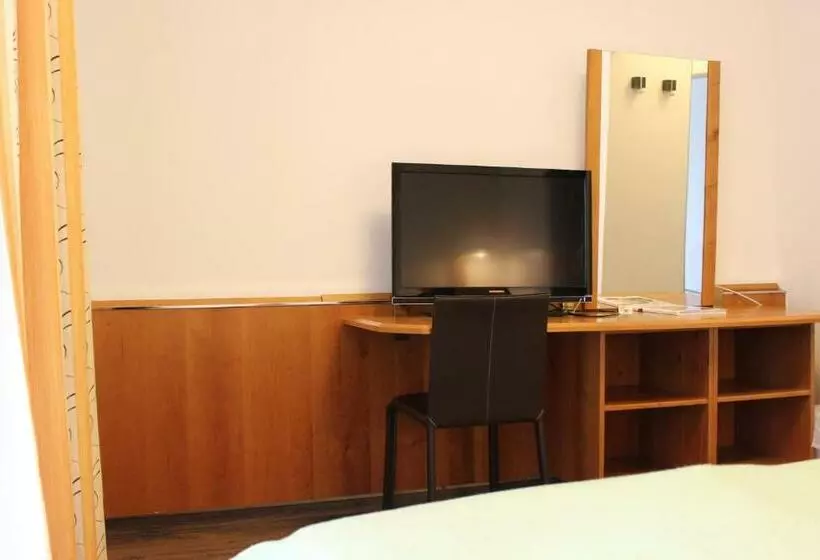 هتل Restaurant Schweizerhaus