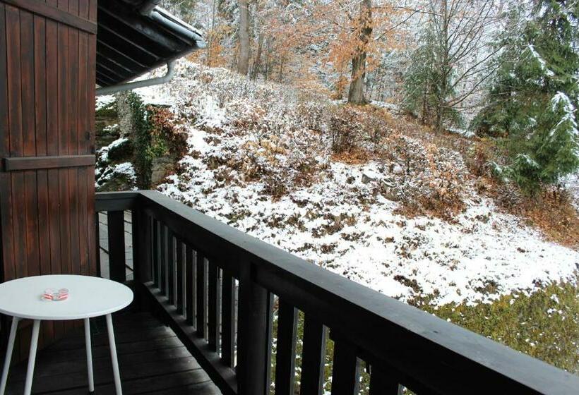 ホテル Restaurant Schweizerhaus