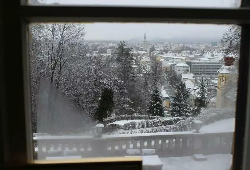 هتل Restaurant Schweizerhaus