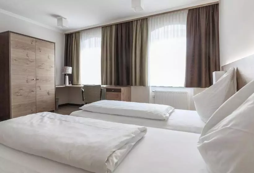 ペンション Frühstückshotel Scharinger