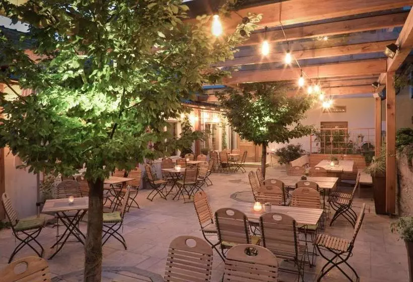 ペンション Frühstückshotel Scharinger