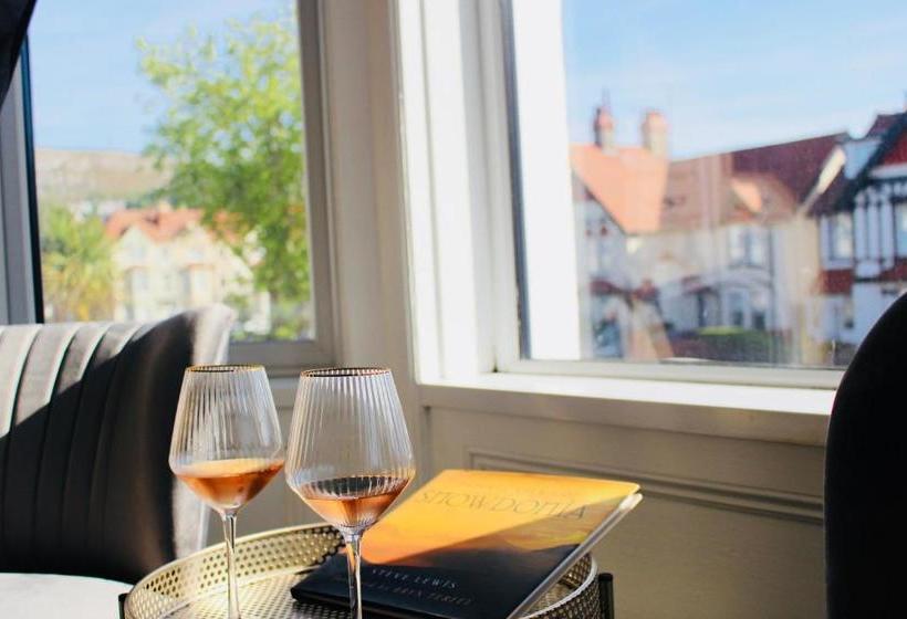 펜션 Cwtch Guesthouse