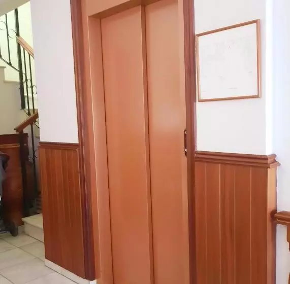 پانسیون Hostal La Colonia