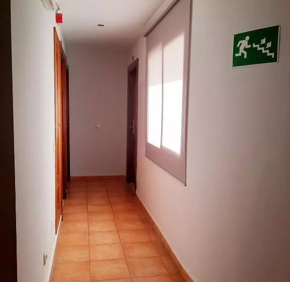 پانسیون Hostal La Colonia