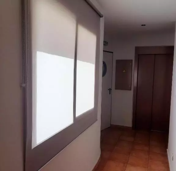پانسیون Hostal La Colonia