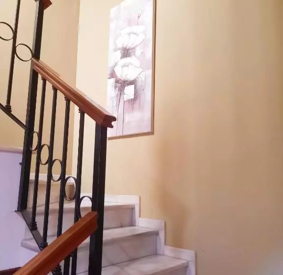 پانسیون Hostal La Colonia