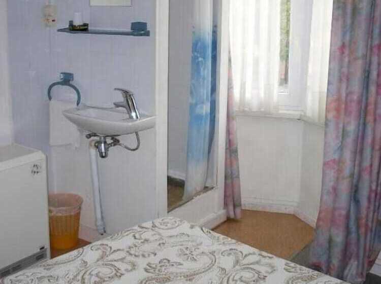 پانسیون Logies Grenadine