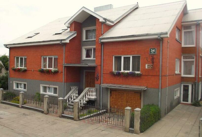 پانسیون Simona House