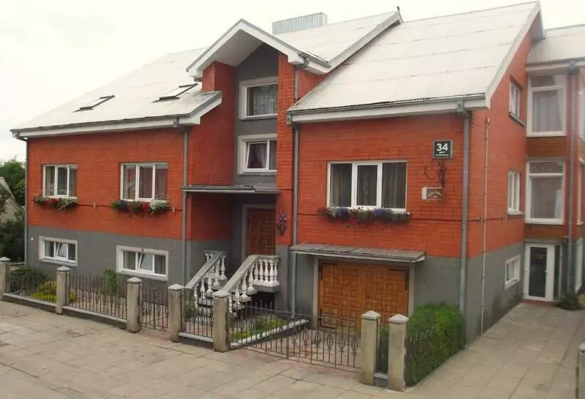 پانسیون Simona House