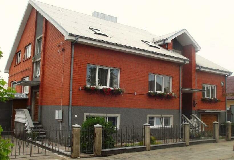 پانسیون Simona House