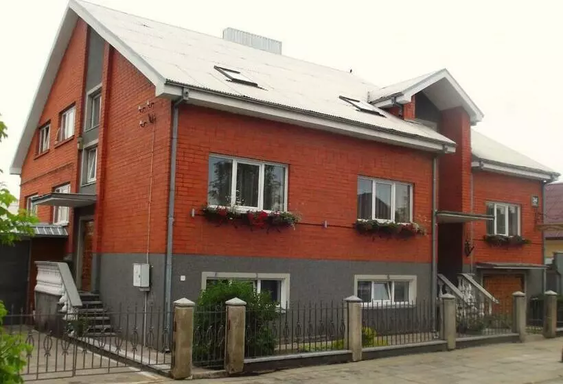 پانسیون Simona House