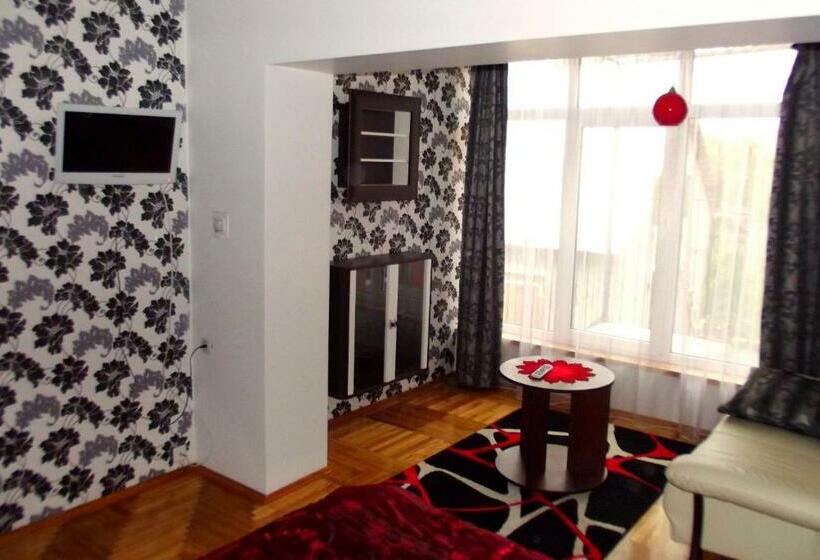 پانسیون Simona House