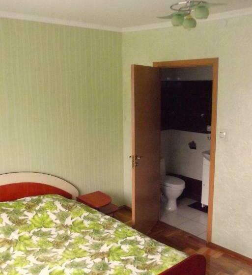 پانسیون Simona House