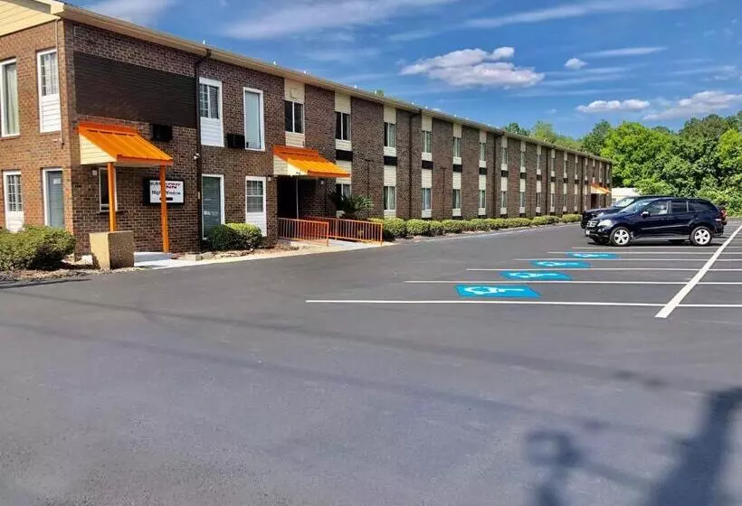 Retkeilymaja Raceway Inn