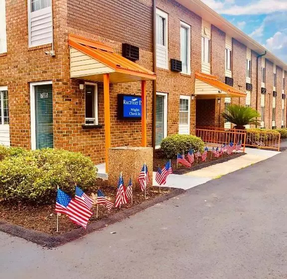 Retkeilymaja Raceway Inn