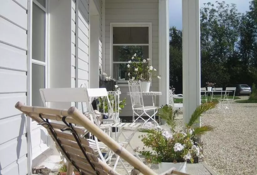 Aamiaismajoitus (B&B) Bambou Lodge