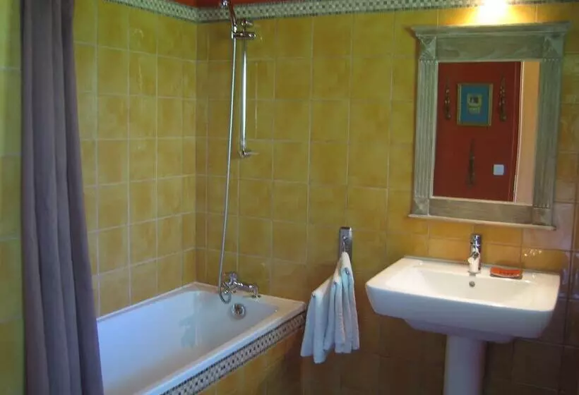 Aamiaismajoitus (B&B) Bambou Lodge