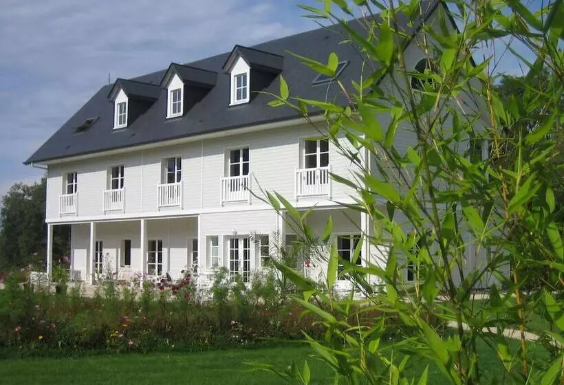 Aamiaismajoitus (B&B) Bambou Lodge