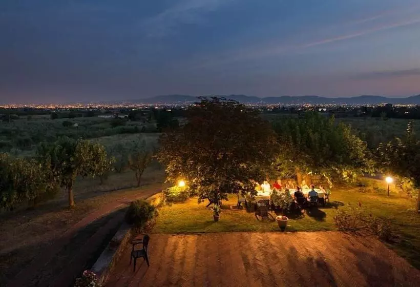 هتل Agriturismo La Torricella
