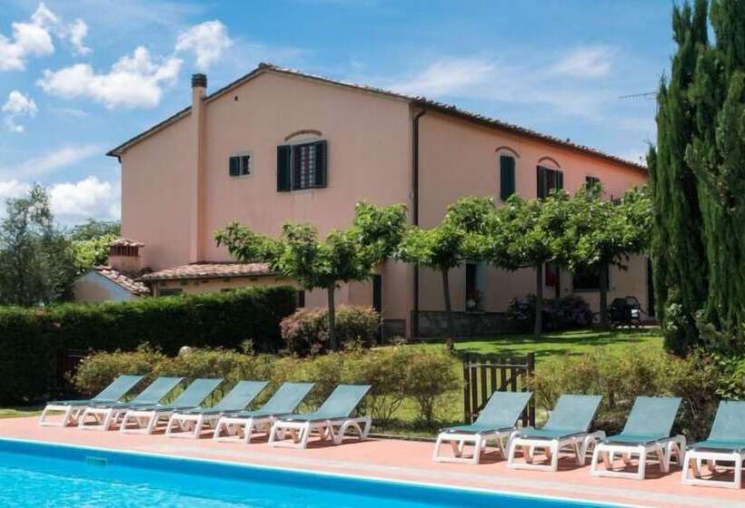 هتل Agriturismo La Torricella