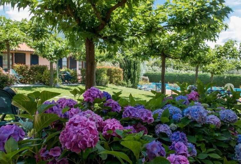 هتل Agriturismo La Torricella