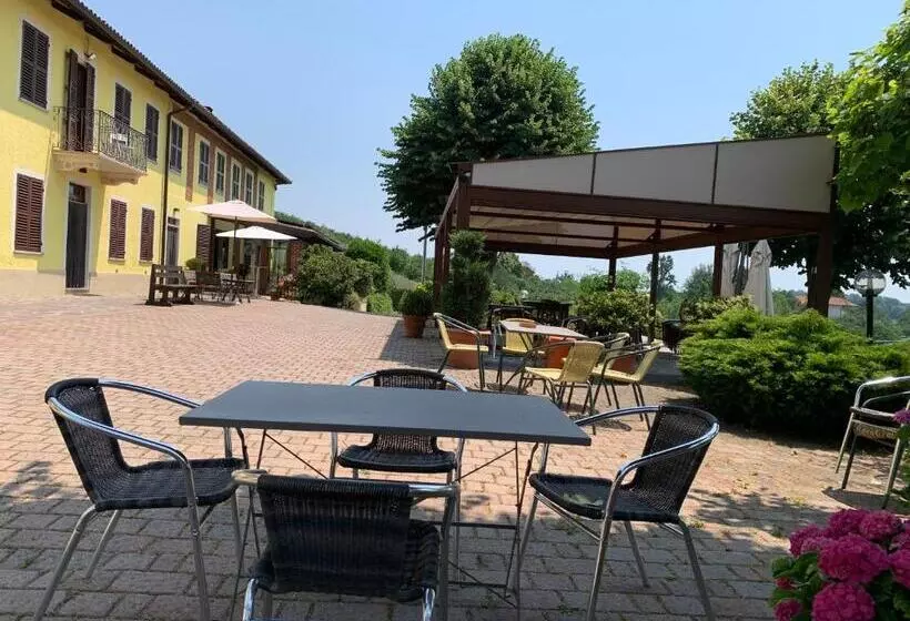 هتل Agriturismo Tre Tigli