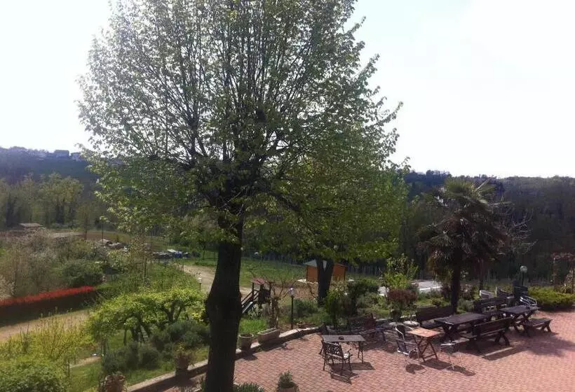 هتل Agriturismo Tre Tigli