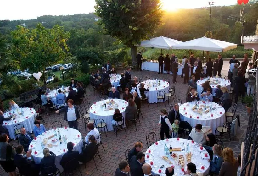 هتل Agriturismo Tre Tigli