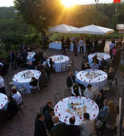 هتل Agriturismo Tre Tigli