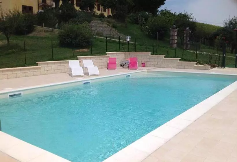 هتل Agriturismo Tre Tigli