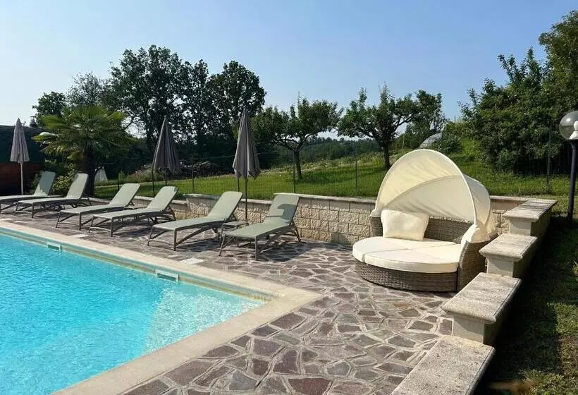 هتل Agriturismo Tre Tigli