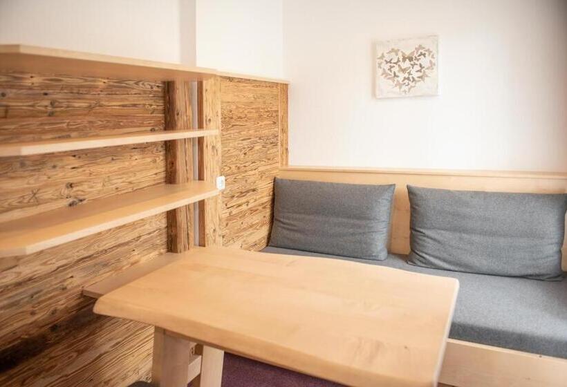 פנסיון Embacherhof