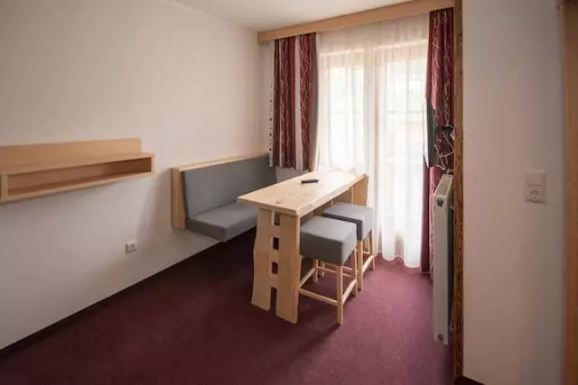 ペンション Embacherhof