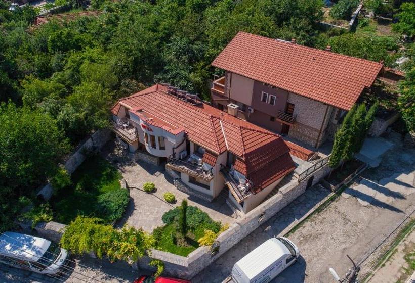 بنسيون Family Hotel Bunara