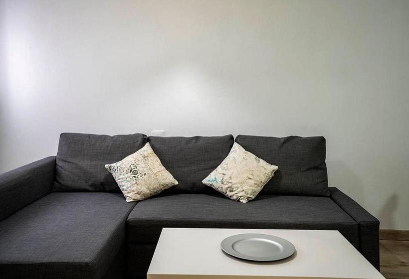 بنسيون Hostal Plaza De Italia