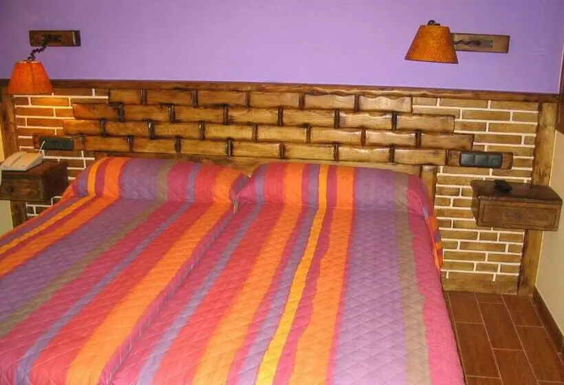 پانسیون Hostal Xaloa Orio