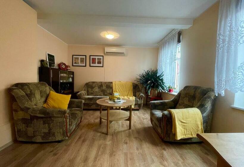 پانسیون Westhouse Retro